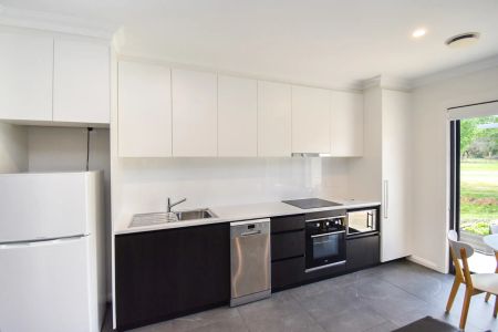 Fully Furnished One Bedroom Apartment - Photo 4
