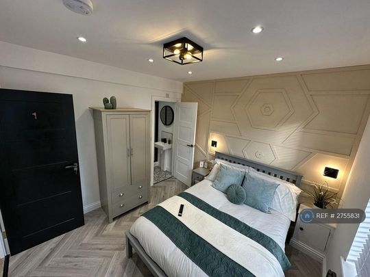 1 bedroom in a house share to rent - Photo 1