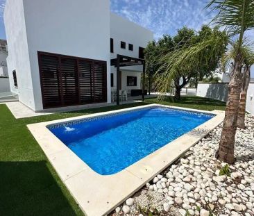Casa o chalet de alquiler en Olivar de Quintos, Montequinto - Photo 3