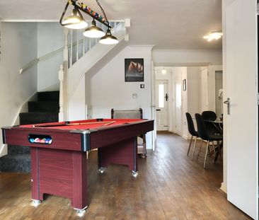 4 Bed Detached House, Joseph Hardcastle Cl, SE14 - Photo 2