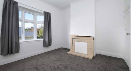 Renovated Three Bedroom Home - Photo 3