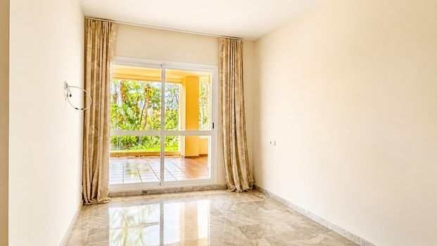 Apartamento 3 dormitorios en alquiler en Bahía de Marbella - Photo 1