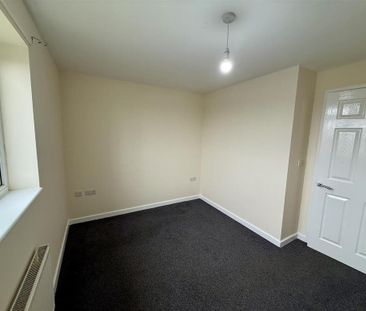 2 bedroom semi-detached house to rent - Photo 3
