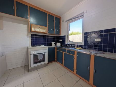 Just a few steps from the beach! - Photo 2