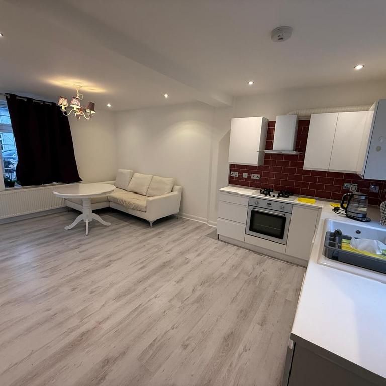 2 bedroom semi-detached house to rent - Photo 1