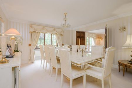 5 bedroom detached house to rent - Photo 3