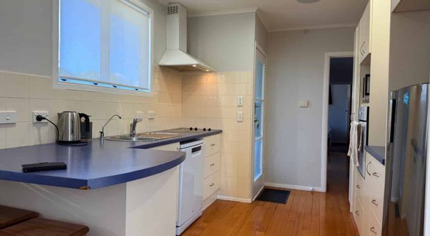 3-Bedroom Home in Prime Pakuranga Location - Photo 1