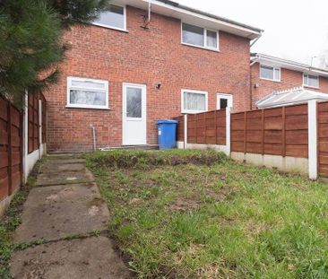 2 bedroom mews to rent - Photo 1