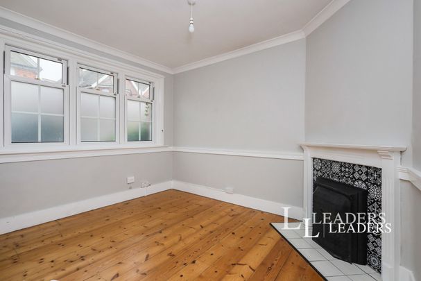 2 bedroom house to rent Matlock Road, Eastbourne, BN20 - Photo 1