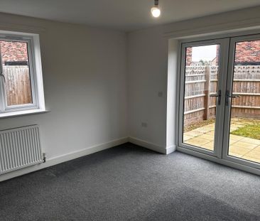 2 bedroom end of terrace house to rent - Photo 1