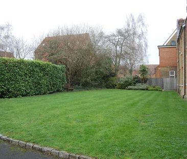 Studio to rent - Photo 6