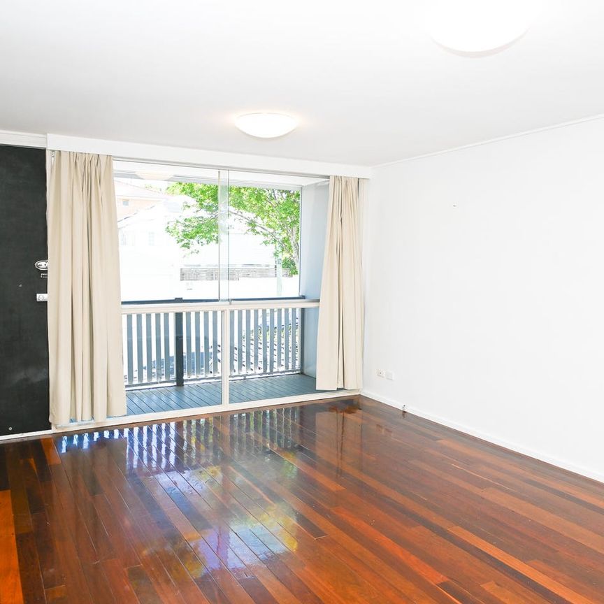 Fully Air conditioned Unit in Blue Ribbon Suburb. - Photo 1