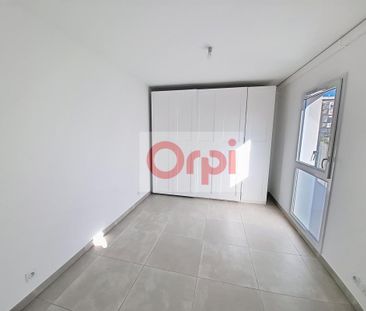 Location Appartement 3 pièces 63m² ST LAURENT DU VAR 06700 - Photo 2