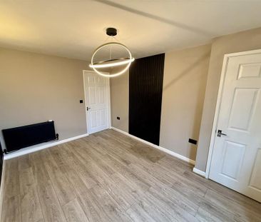 2 bedroom semi-detached house to rent - Photo 6