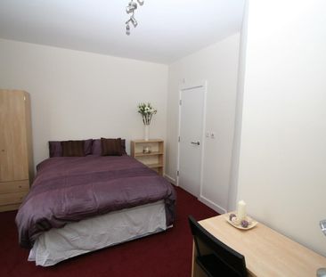 23 VICTORIA ROAD Leeds - LS6 1AS - Photo 3