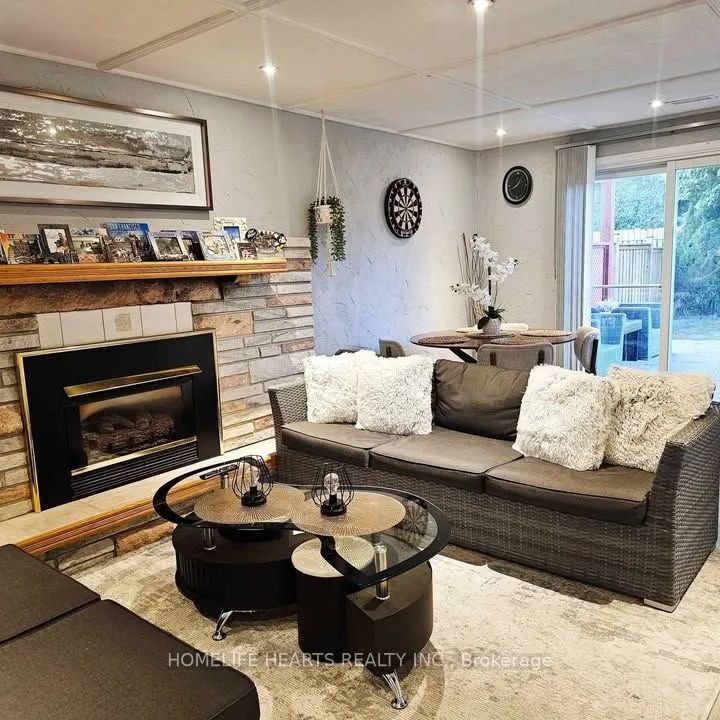 198 Braymore Boulevard - Photo 1