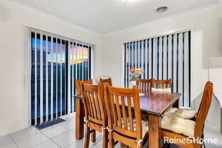 5 Bondi Parade, Point Cook, VIC 3030 - Photo 4