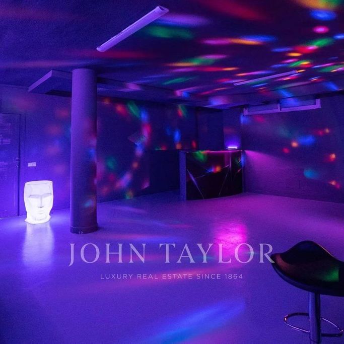 Luxury Villa for rent in Cap Martinet, Spain - Photo 1