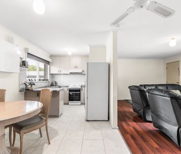 6 Pargeter Court, Pakenham VIC 3810 - House For Rent | Domain - Photo 2