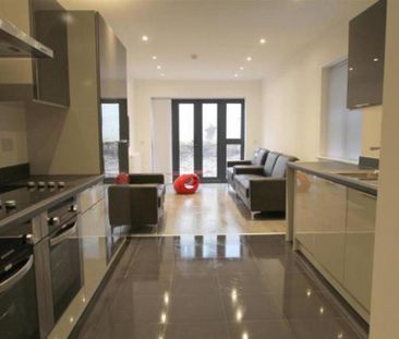 1 bedroom in a house share to rent - Photo 2