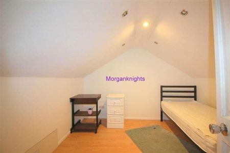 Belgrave Road, Plaistow, E13 - Photo 2