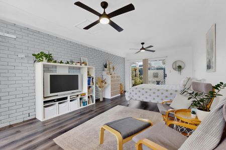 11 Gretel Drive, Beachmere QLD 4510 - House For Rent - $695 | Domain - Photo 2