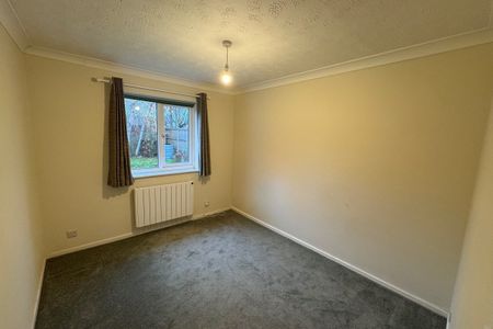 Gorse Close - Photo 2