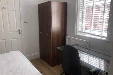 Flat 1, 154 Ashby Road - Photo 2