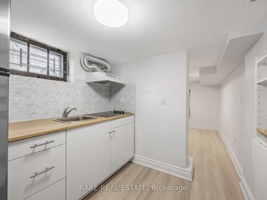 727 Rhodes Avenue #Lower - Photo 1