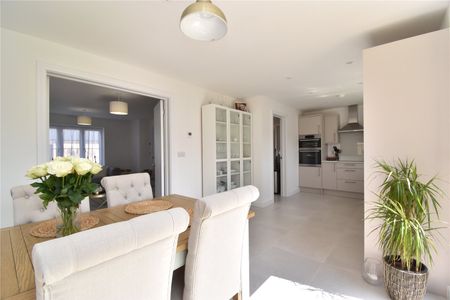 Rosa Road, Elmstead, Colchester, CO7 7HF - Photo 4