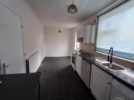 3 bedroom terraced house to rent - Photo 4