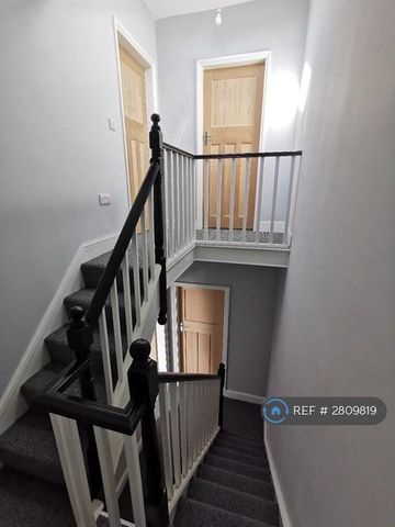 5 bedroom terraced house to rent - Photo 5