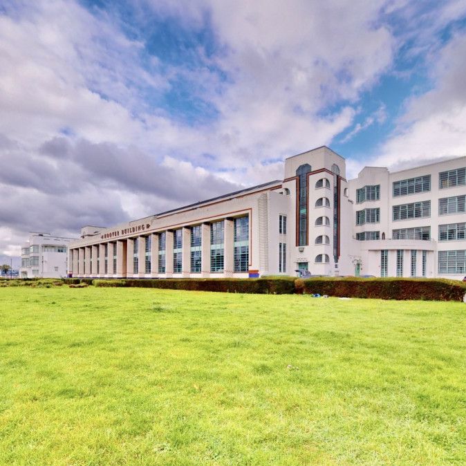 Western Avenue, UB6, Greenford - Photo 1