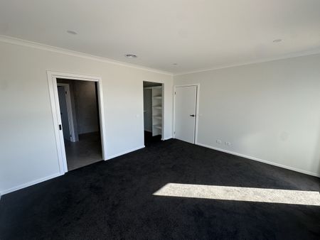 46 Santa Rosa Boulevard, Shepparton VIC 3630 - Photo 2