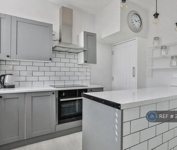 4 bedroom terraced house to rent - Photo 6