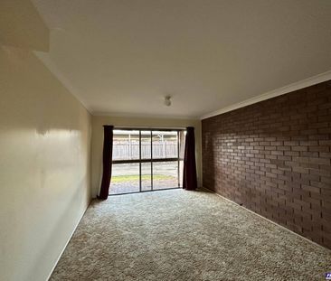 Unit in Complex - Break Lease - Photo 5