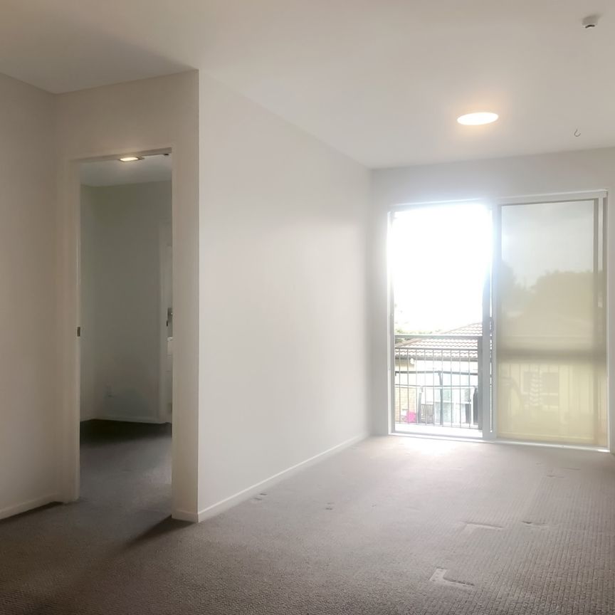 Modern Living - Photo 1