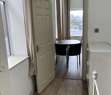 1 bed Apartment in 2 Long Meadow Passage , Hyde, SK14 2AL - Photo 6