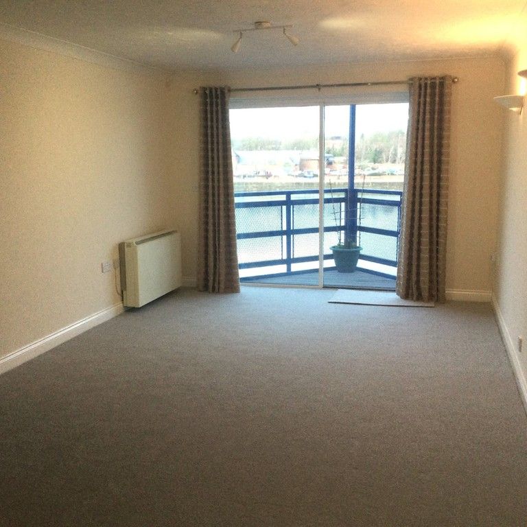 Mountbatten Close, Preston - Photo 1