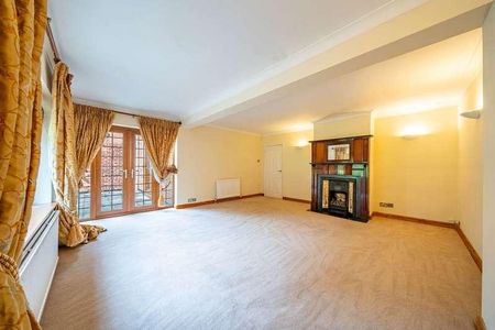 Fairefield Crescent, Glenfield, Leicester, LE3 - Photo 4