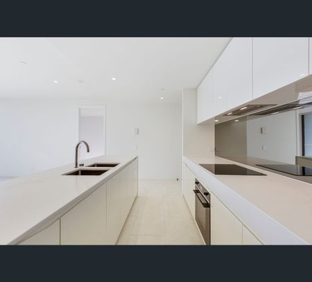 3204/24 The Lanes Boulevard, Mermaid Waters, Qld 4218 - Photo 4