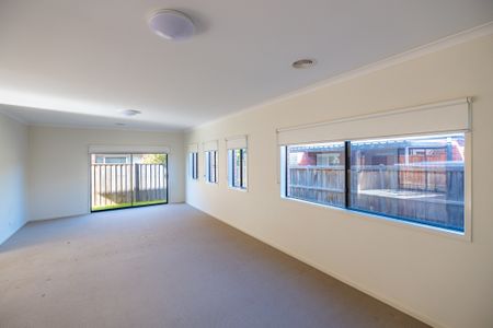11 Juneberry Drive, Keysborough VIC 3173 - House For Rent | Domain - Photo 2