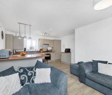 2 bedroom flat to rent - Photo 2