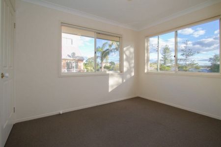 Beachside Townhouse - Located one street back from beach - Photo 5