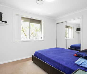 Immaculate and Convenient Two Bedroom Villa - Photo 3