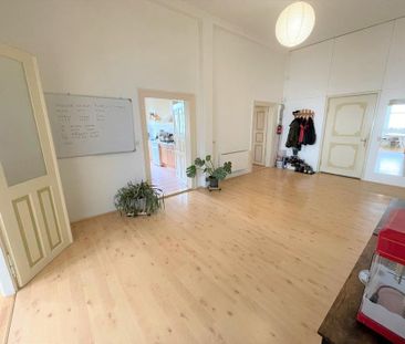 Großzügige 3-Zimmer-Wohnung mit 118 m² und Einbauküche - Foto 3