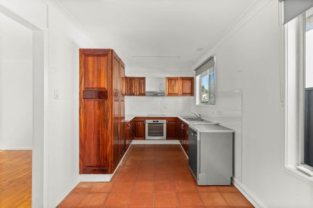 21 Hexham Street, Kahibah NSW 2290 - House For Rent | Domain - Photo 3