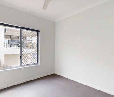 Stunning Home Nestled On The Hills of Mount Louisa - Photo 4