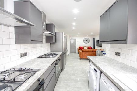 6 bedroom house to rent - Photo 3