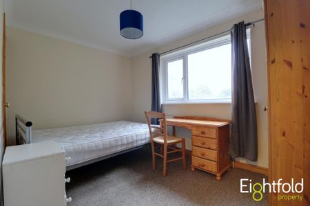 4 bedroom terraced house to rent - Photo 5